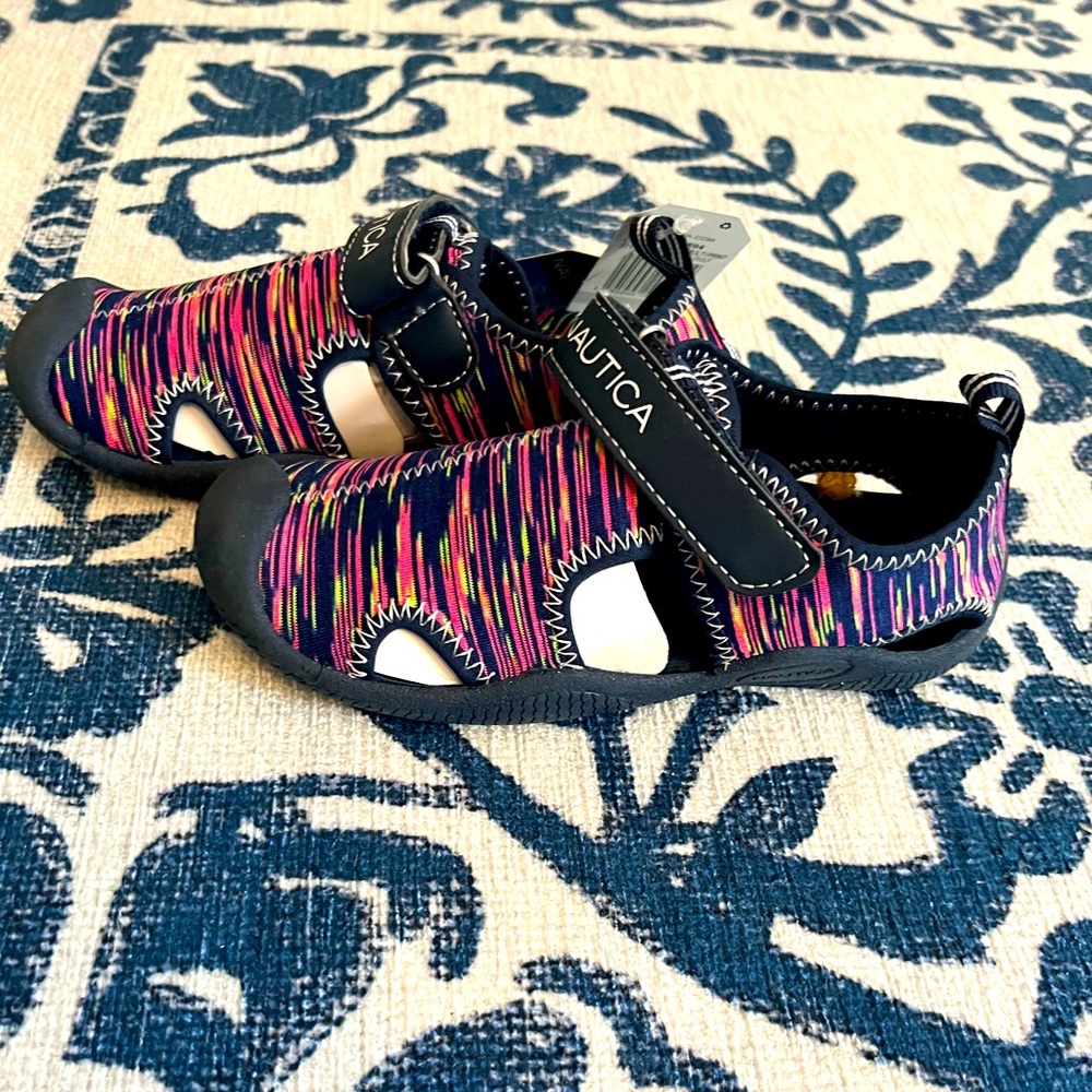 Nautical little girls size 11 water shoe